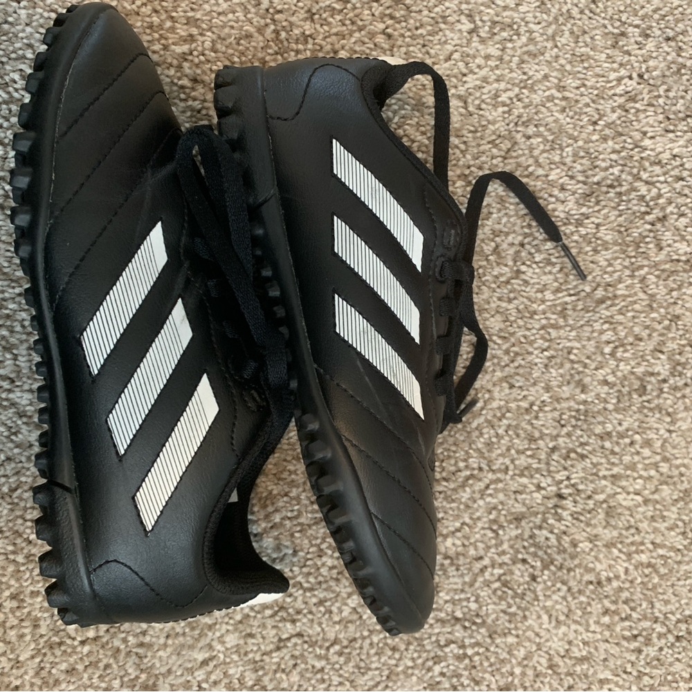 Adidas Kids 2Y Black and White Indoor Soccer Shoes Turf - Picture 3 of 6